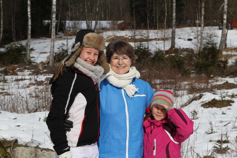 IMG 4473 Carl, Emilie og Bedstemor påske 2013