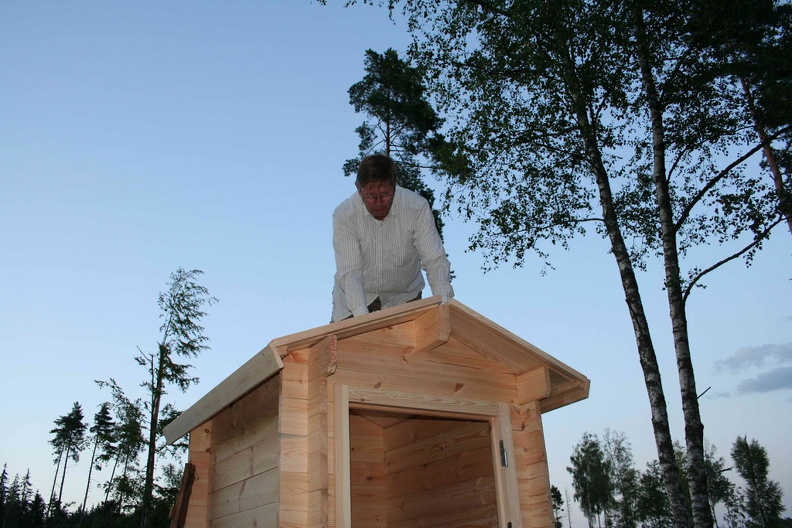 Torben på taget utedass. 07-07-17 132-Torben